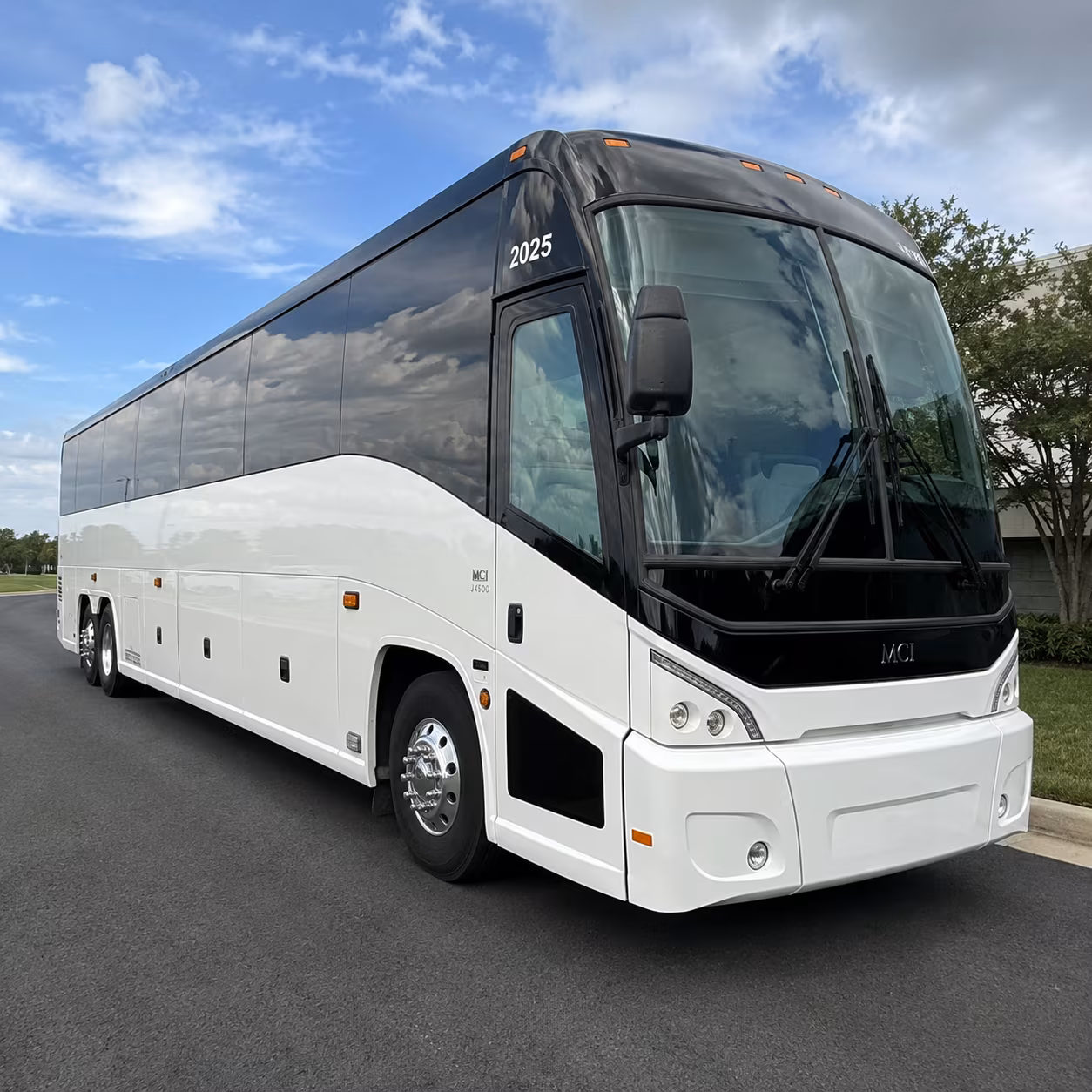 charter buses to the museum of discovery and the river market district