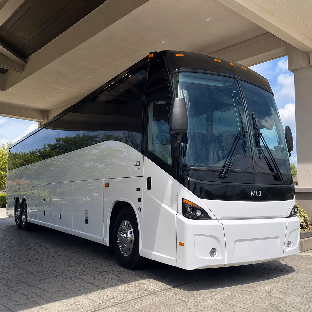 corporate event shuttles to simmons bank arena and the statehouse convention center