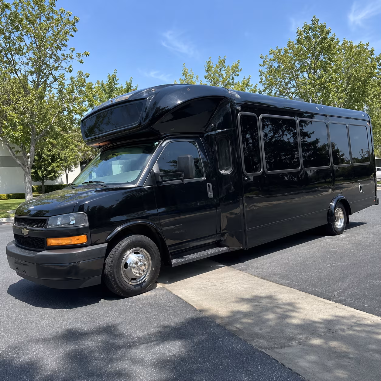 north little rock 15 passenger party bus